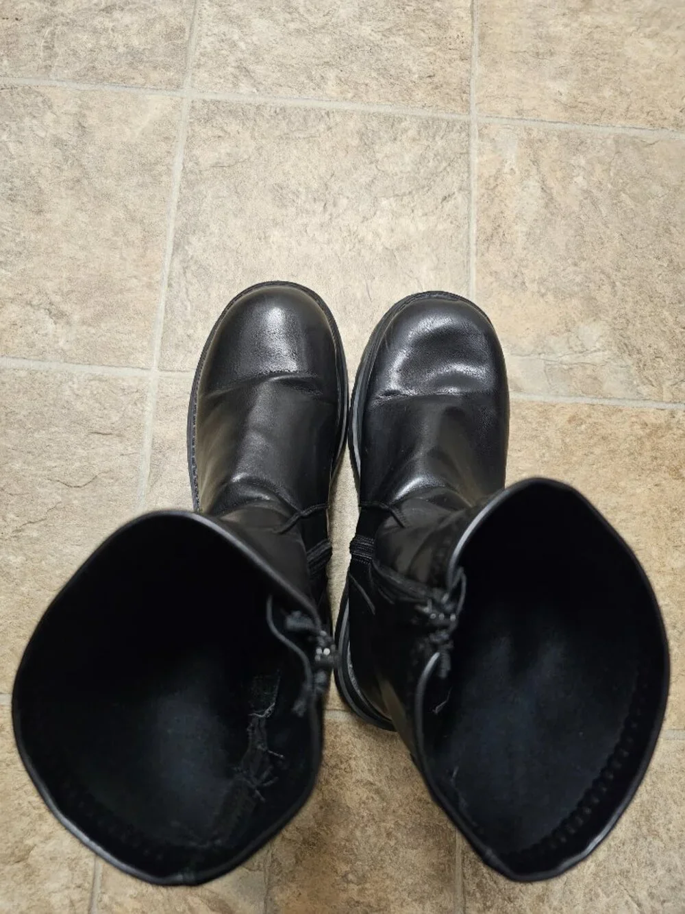 Unbranded black platform